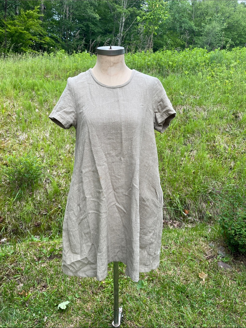 Women’s Short Sleeve A-Line Tunic Dress in Light Taupe
